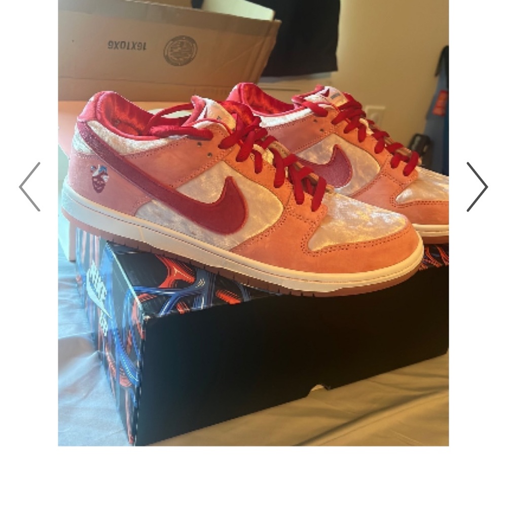 Strange love Dunks !!